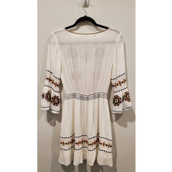 CHELSEA&VIOLET Boho White Embroidery Dress - Picture 6 of 6